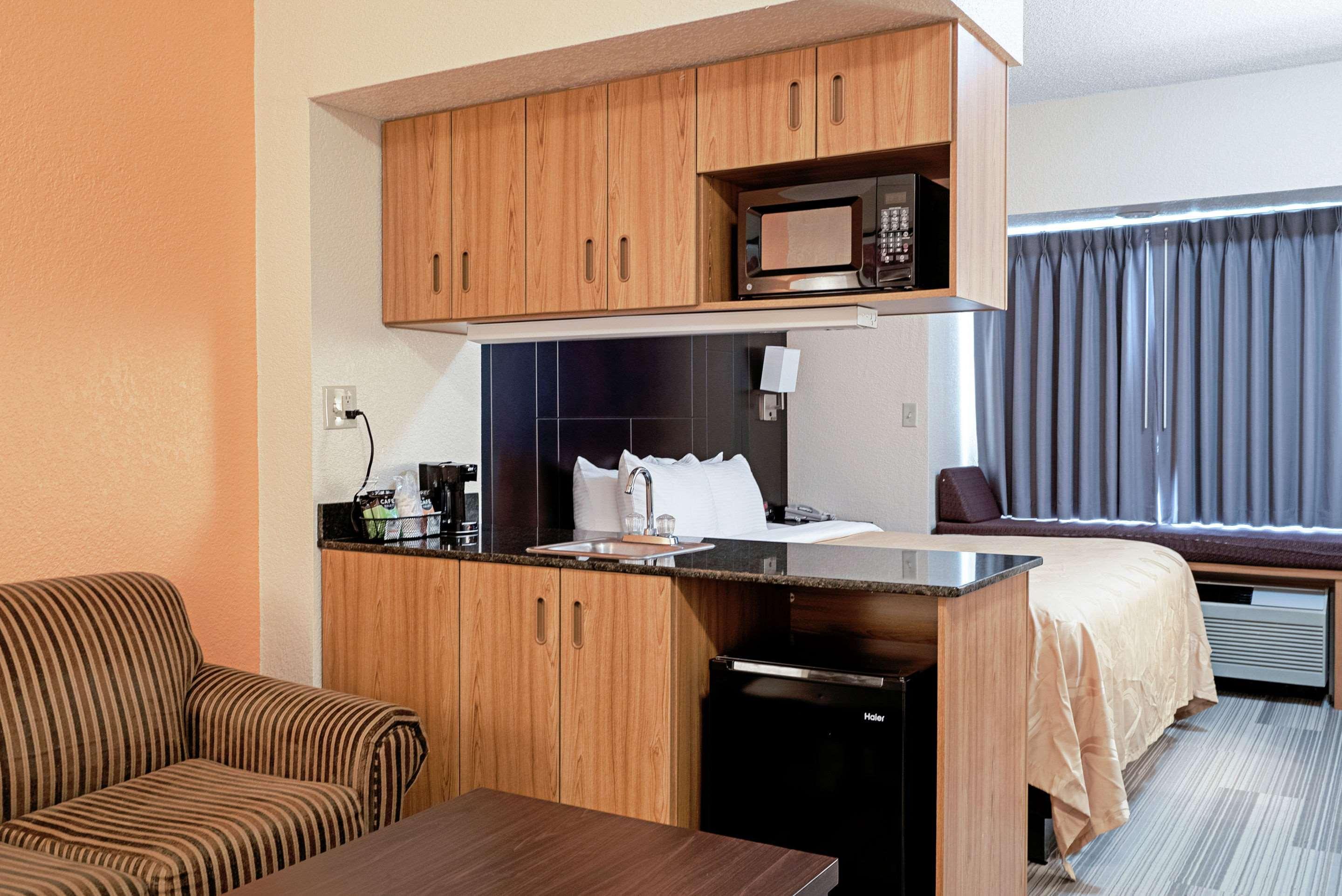 Quality Inn & Suites Роббінсвіль Екстер'єр фото