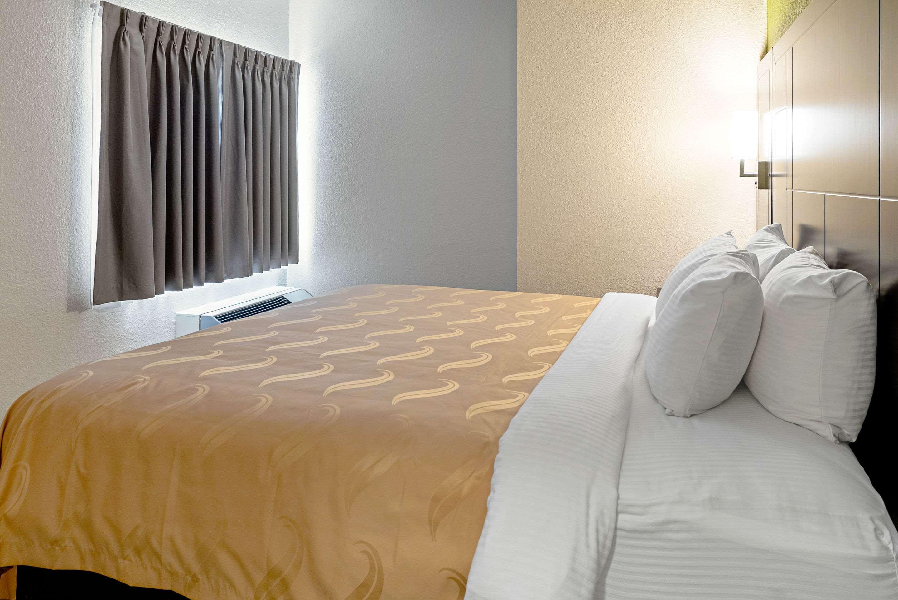 Quality Inn & Suites Роббінсвіль Екстер'єр фото