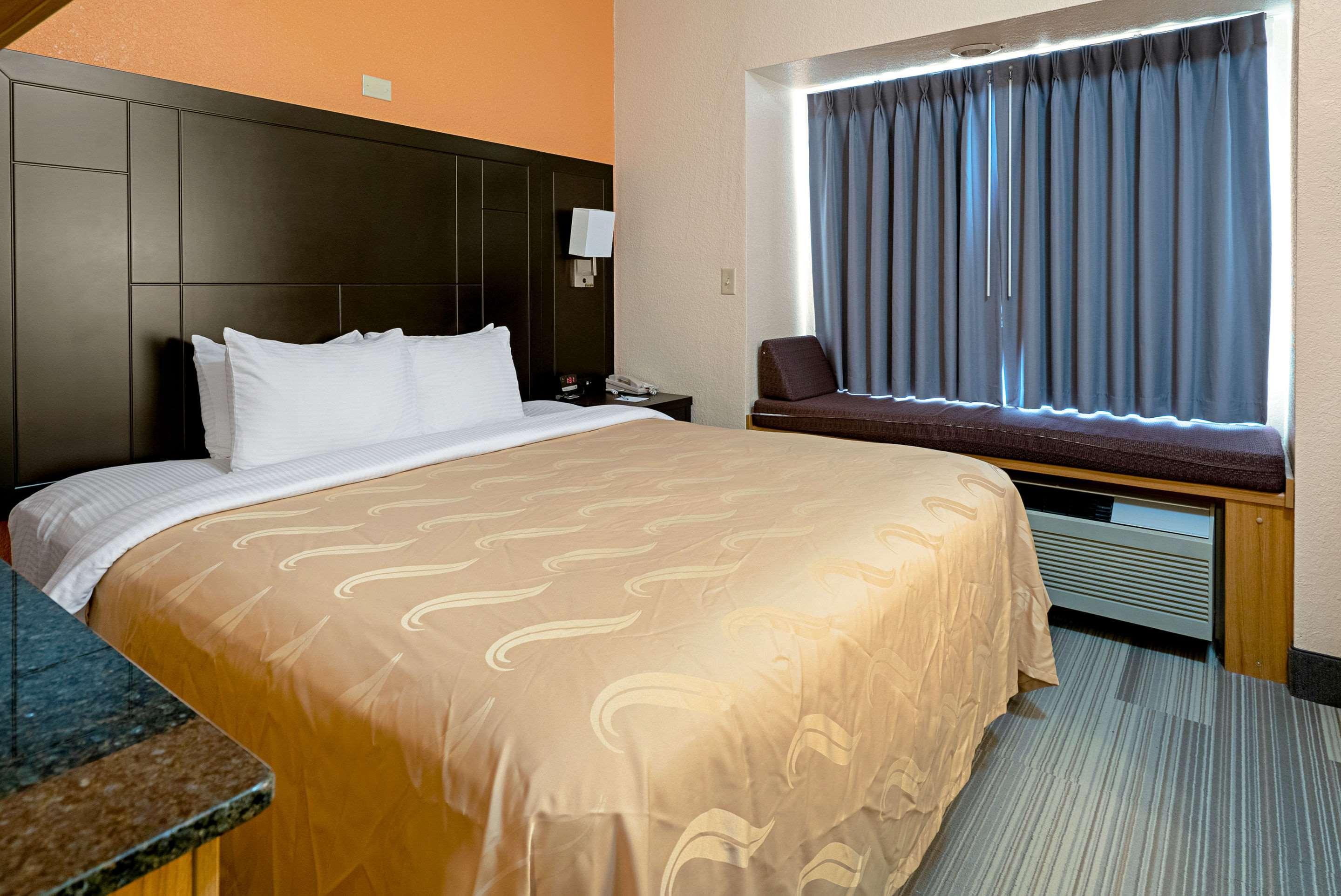 Quality Inn & Suites Роббінсвіль Екстер'єр фото