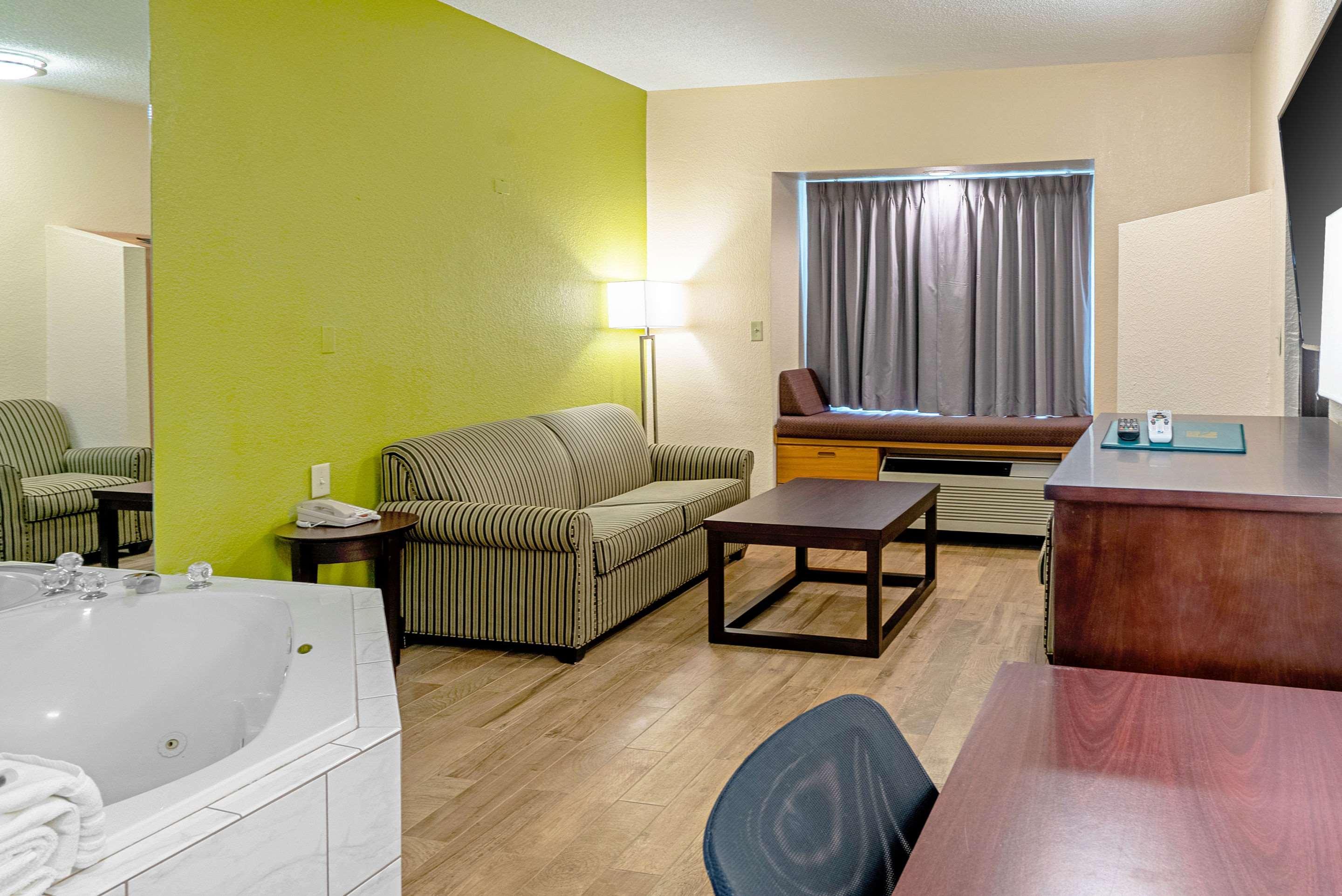 Quality Inn & Suites Роббінсвіль Екстер'єр фото