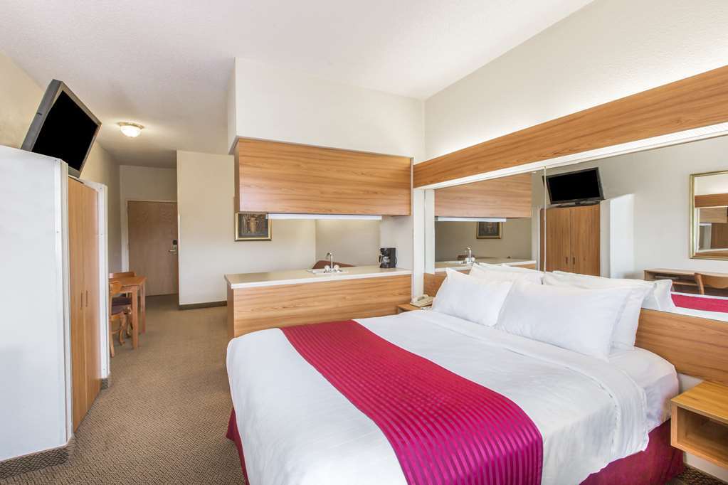 Quality Inn & Suites Роббінсвіль Номер фото